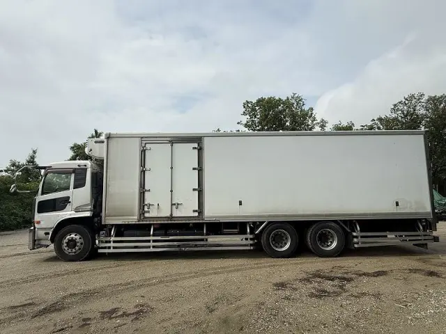 ＵＤ クオン QKG-CD5ZAの写真8