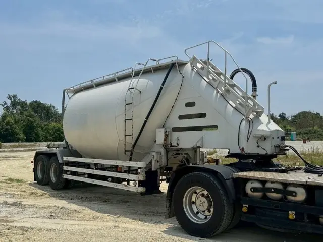 極東開発 粉粒体運搬トレーラー 不明の写真2