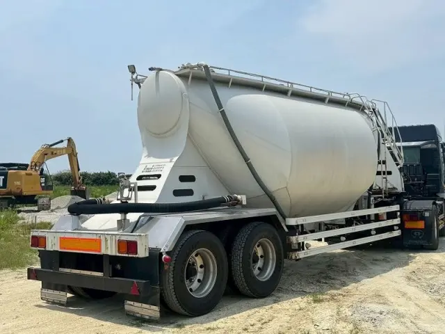 極東開発 粉粒体運搬トレーラー 不明の写真4