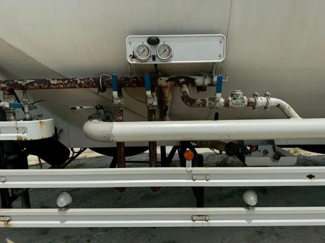 極東開発 粉粒体運搬トレーラー 不明の写真12