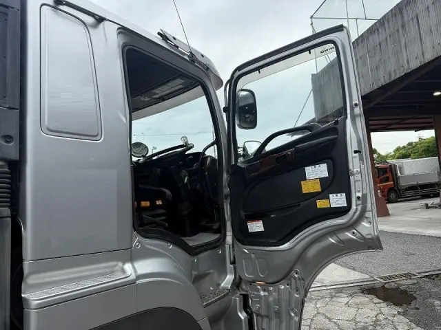 日野 プロフィア QDG-SS1EKDAの写真25