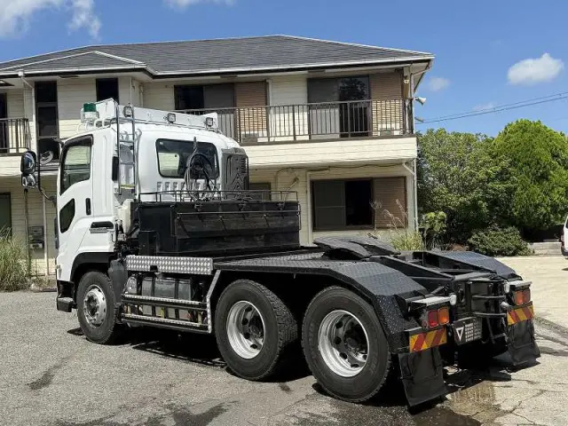 いすゞ ギガ QDG-EXZ52BJの写真5