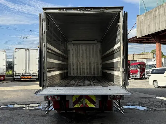 いすゞ フォワード 2PG-FRR90T2の写真10