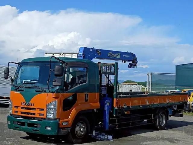 いすゞ フォワード SKG-FSR90S2(2WD)の写真1