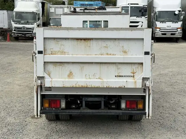 いすゞ エルフ BKG-NKR85A(2WD)の写真6