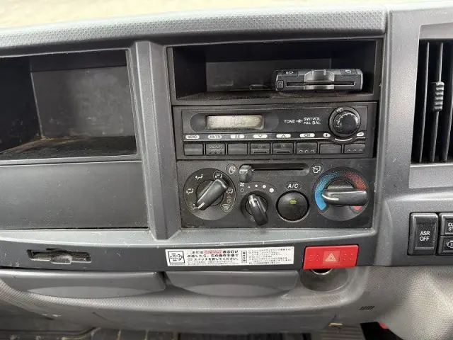 いすゞ エルフ BKG-NKR85A(2WD)の写真19