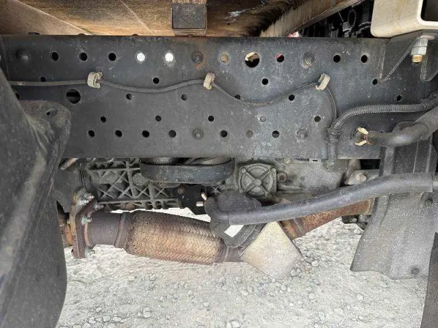 いすゞ エルフ BKG-NKR85A(2WD)の写真36