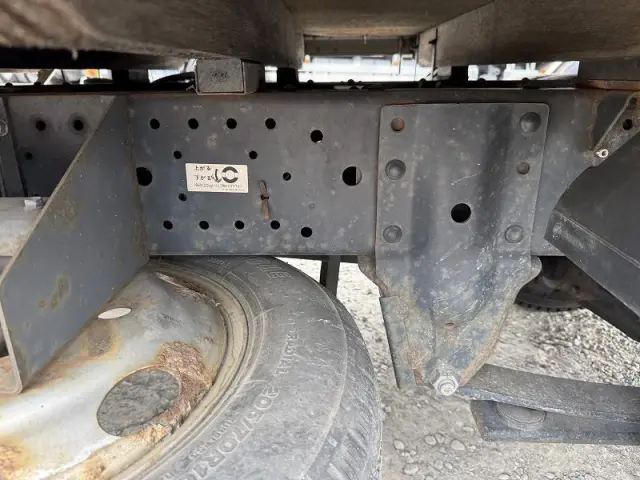 いすゞ エルフ BKG-NKR85A(2WD)の写真39