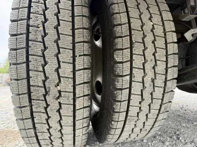 いすゞ エルフ BKG-NKR85A(2WD)の写真47