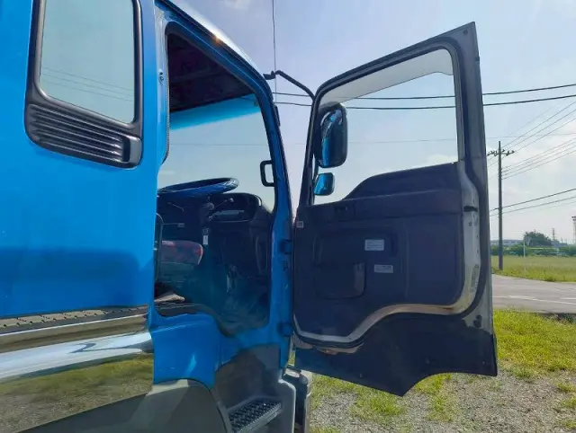 いすゞ ギガ KL-CXG23P4の写真23