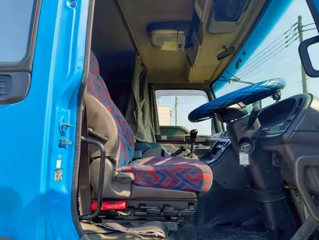 いすゞ ギガ KL-CXG23P4の写真24