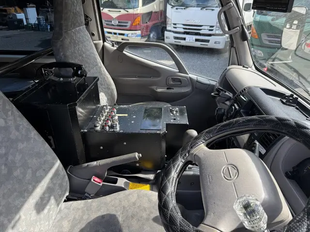 日野 デュトロ KK-XZU331Mの写真35