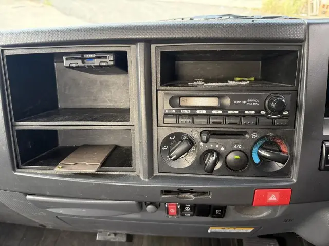 いすゞ エルフ BDG-NPR85ARの写真32