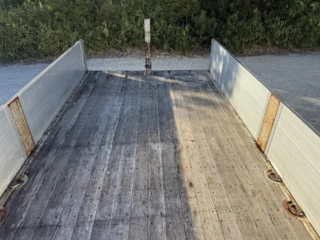 いすゞ ギガ QKG-CYJ77Bの写真12