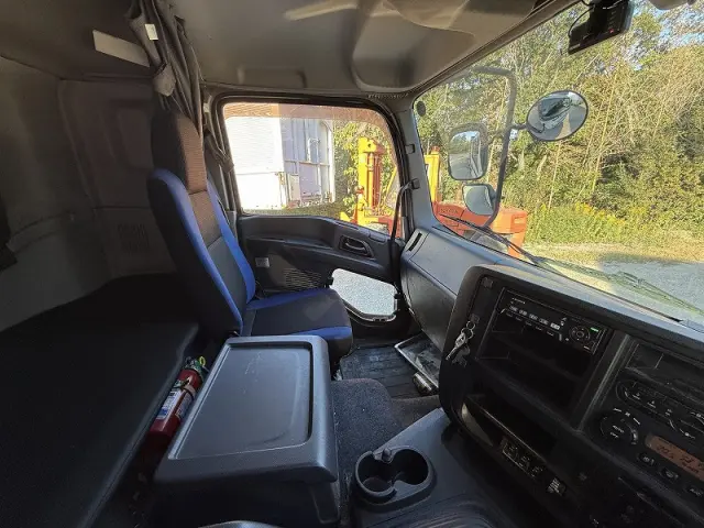 いすゞ ギガ QKG-CYJ77Bの写真23