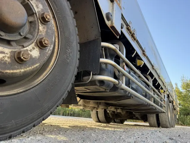 いすゞ ギガ QKG-CYJ77Bの写真43