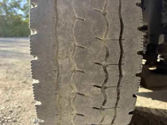 いすゞ ギガ QKG-CYJ77Bの写真48