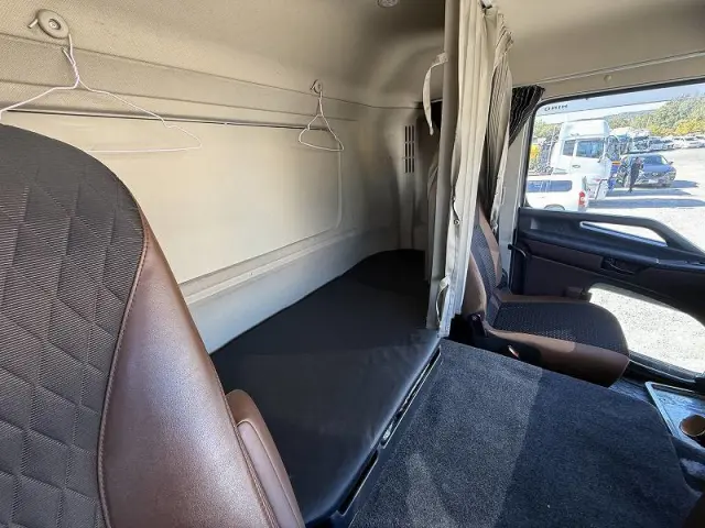 日野 プロフィア 2DG-FW1AHG(8x4)の写真36