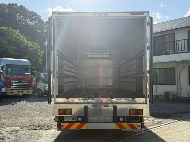 UD コンドル 2PG-BRR90T2(2WD)の写真9