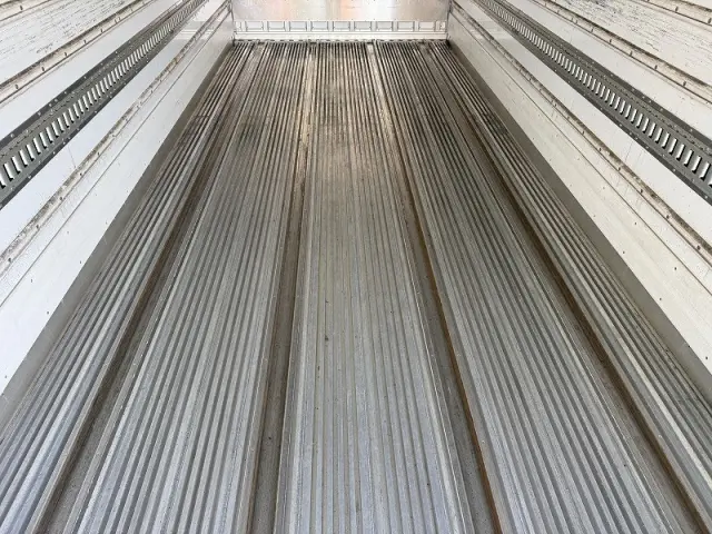 UD コンドル 2PG-BRR90T2(2WD)の写真17