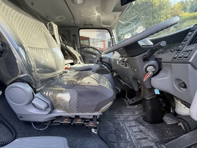 UD コンドル 2PG-BRR90T2(2WD)の写真25