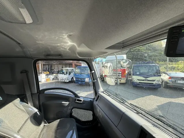 UD コンドル 2PG-BRR90T2(2WD)の写真27