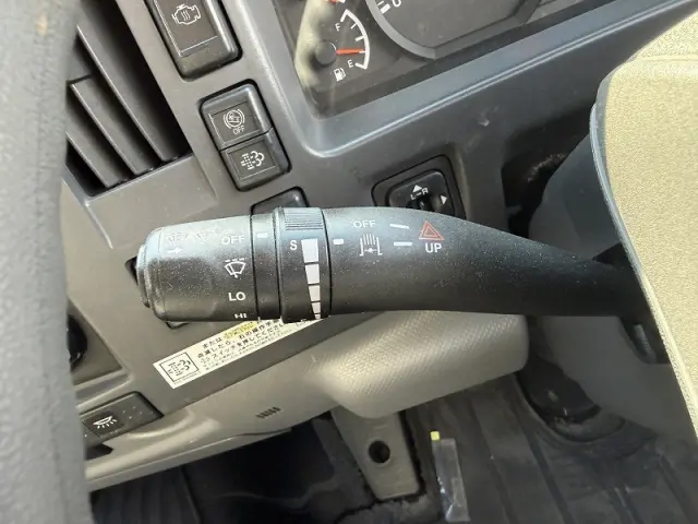 UD コンドル 2PG-BRR90T2(2WD)の写真32