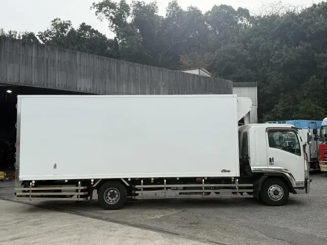 いすゞ フォワード 2PG-FSR90T2(2WD)の写真4