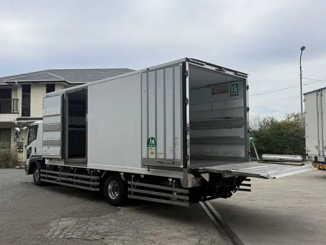 いすゞ フォワード 2PG-FSR90T2(2WD)の写真12