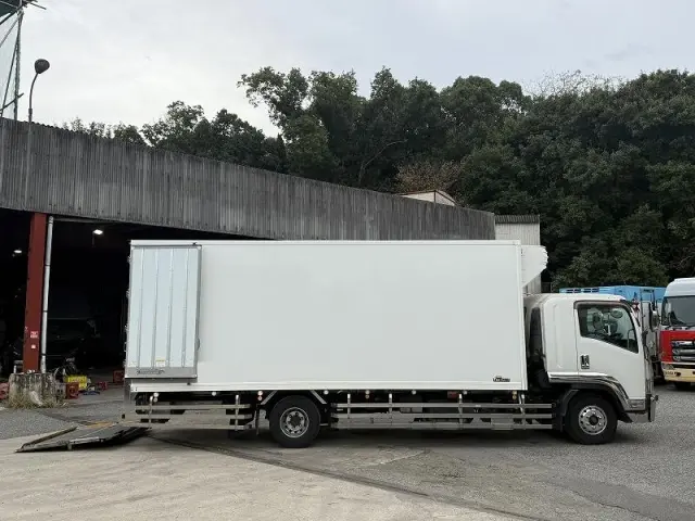 いすゞ フォワード 2PG-FSR90T2(2WD)の写真14