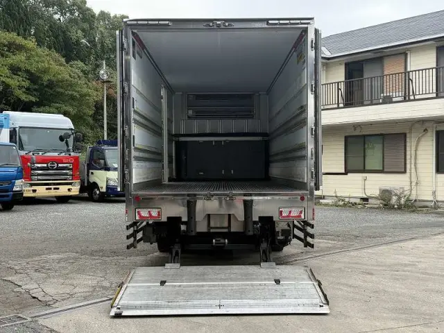 いすゞ フォワード 2PG-FSR90T2(2WD)の写真16