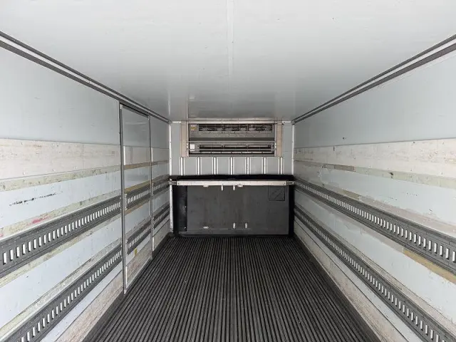 いすゞ フォワード 2PG-FSR90T2(2WD)の写真21