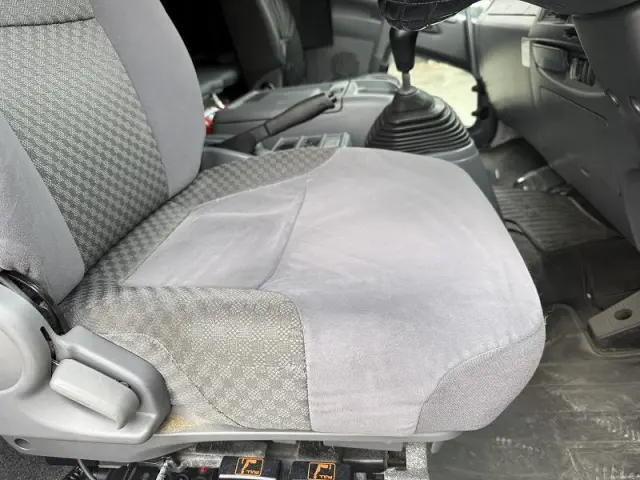 いすゞ フォワード 2PG-FSR90T2(2WD)の写真27