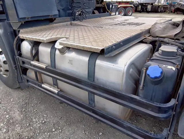 いすゞ ギガ QKG-EXD52ADの写真38