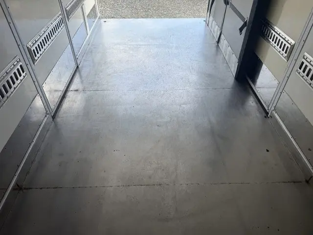 日野 デュトロ TKG-XZU722Mの写真18