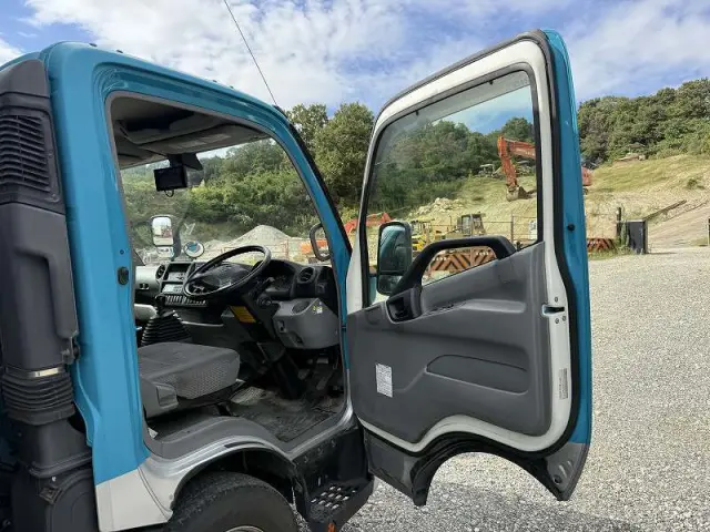 日野 デュトロ TKG-XZU722Mの写真35