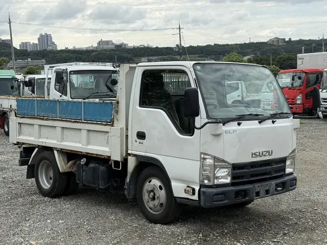 いすゞ エルフ TKG-NKR85AD(2WD)の写真3