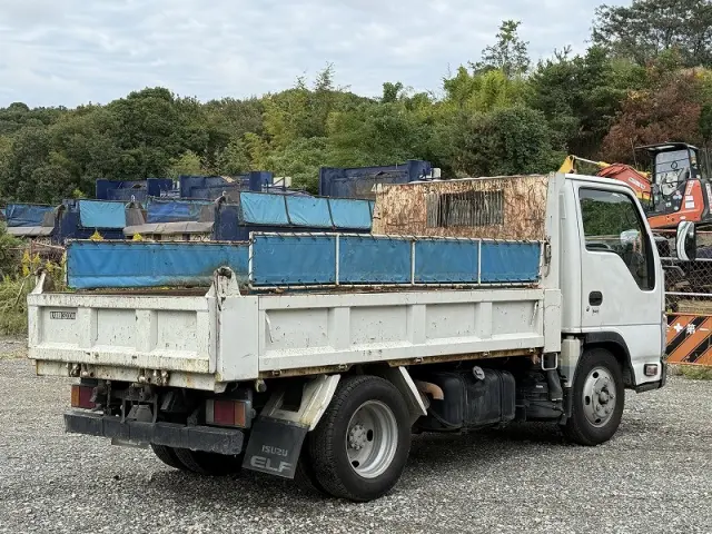 いすゞ エルフ TKG-NKR85AD(2WD)の写真5