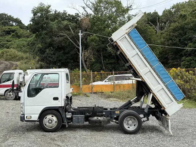 いすゞ エルフ TKG-NKR85AD(2WD)の写真19