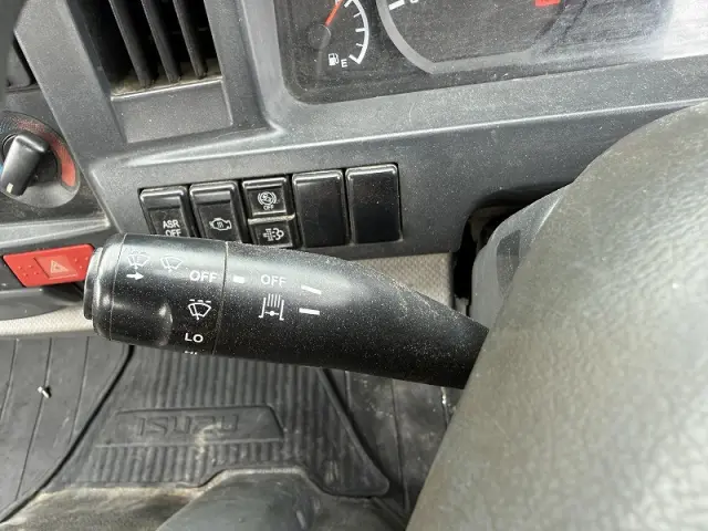 いすゞ エルフ TKG-NKR85AD(2WD)の写真24