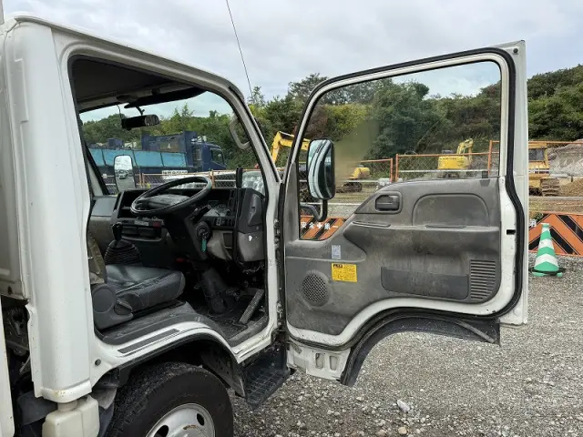 いすゞ エルフ TKG-NKR85AD(2WD)の写真31