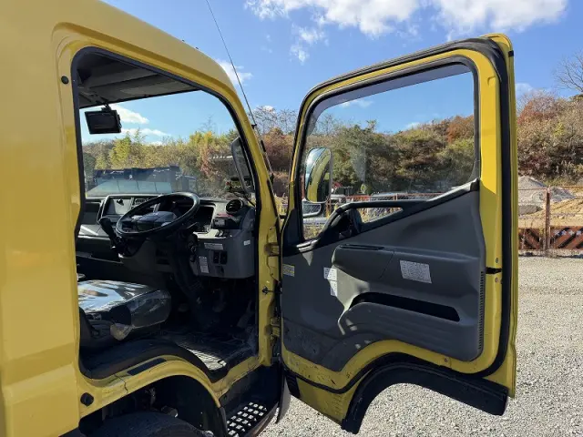 三菱 キャンター 2PG-FEB90の写真39