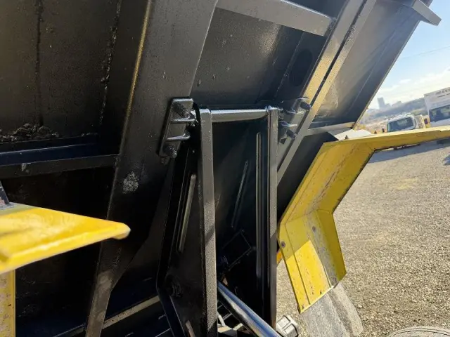 三菱 キャンター PDG-FG74D(4WD)の写真18