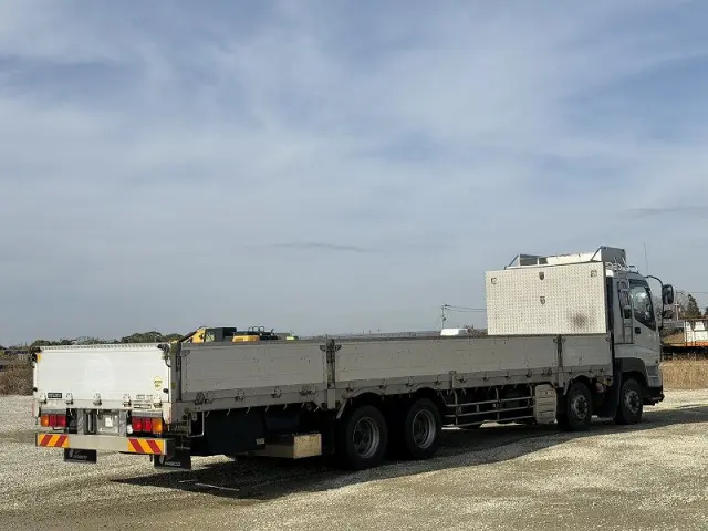 いすゞ ギガ QKG-CYJ77Aの写真5