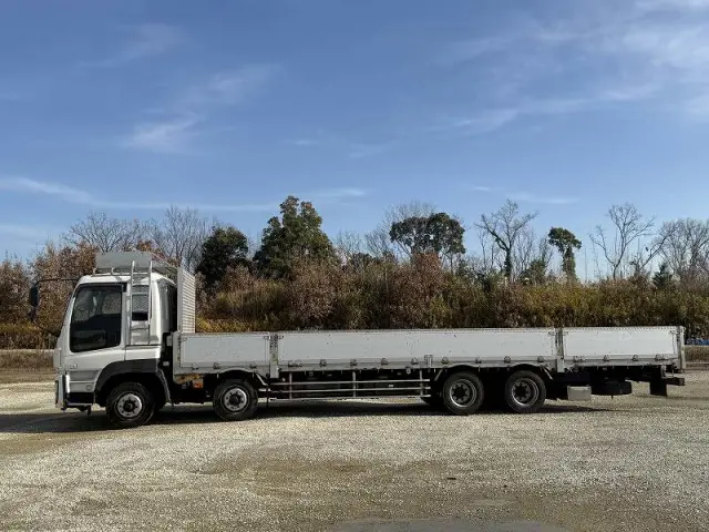 いすゞ ギガ QKG-CYJ77Aの写真8