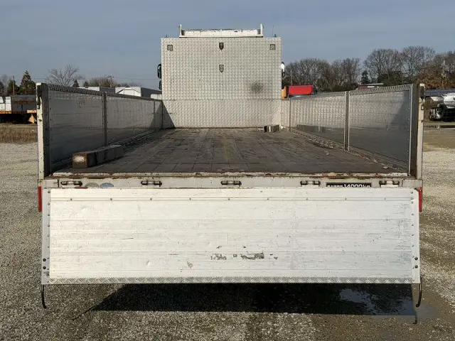 いすゞ ギガ QKG-CYJ77Aの写真13