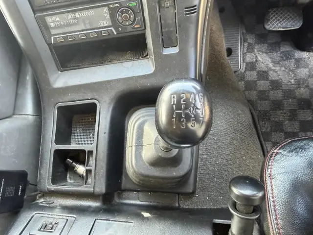 いすゞ ギガ QKG-CYJ77Aの写真20