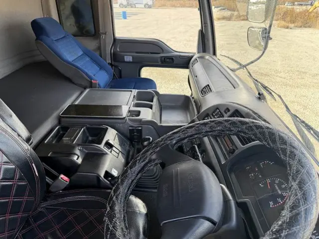 いすゞ ギガ QKG-CYJ77Aの写真23