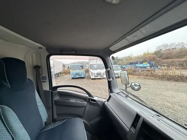 いすゞ エルフ TPG-NPR85AN(2WD)の写真24