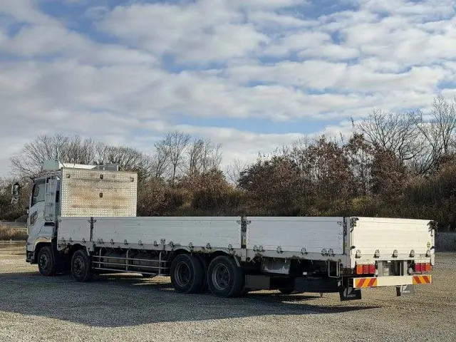 いすゞ ギガ QKG-CYJ77Bの写真7